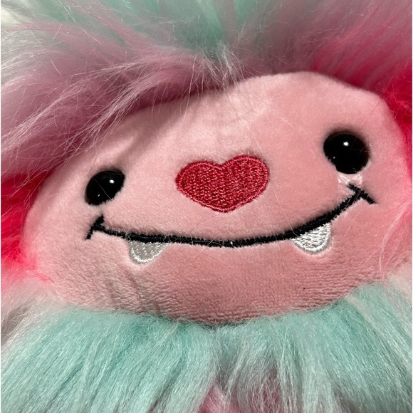 Aurora Red Valentine  Luv Monster Bugmoo - Picture 5 of 8